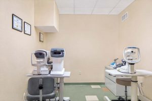 advanced equipment to treat eye diseases such as floaters new jersey eye center